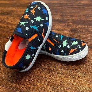 NWOT dinosaur toddler boys shoes size 7